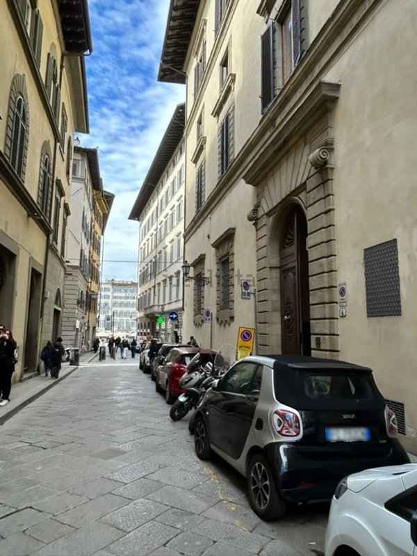 appartamento in vendita a Firenze in zona Centro Santa Maria Novella