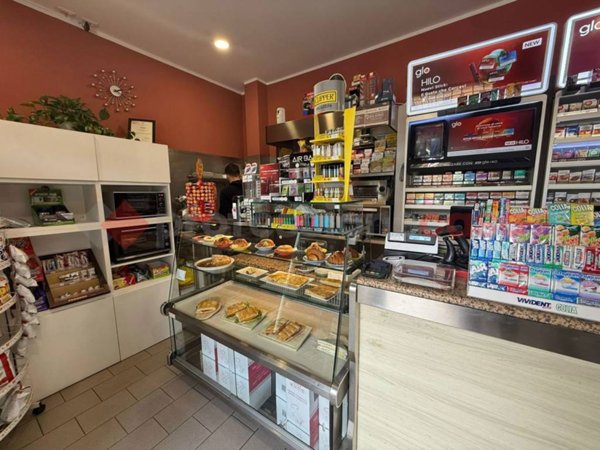 negozio in vendita a Firenze in zona Le Cure