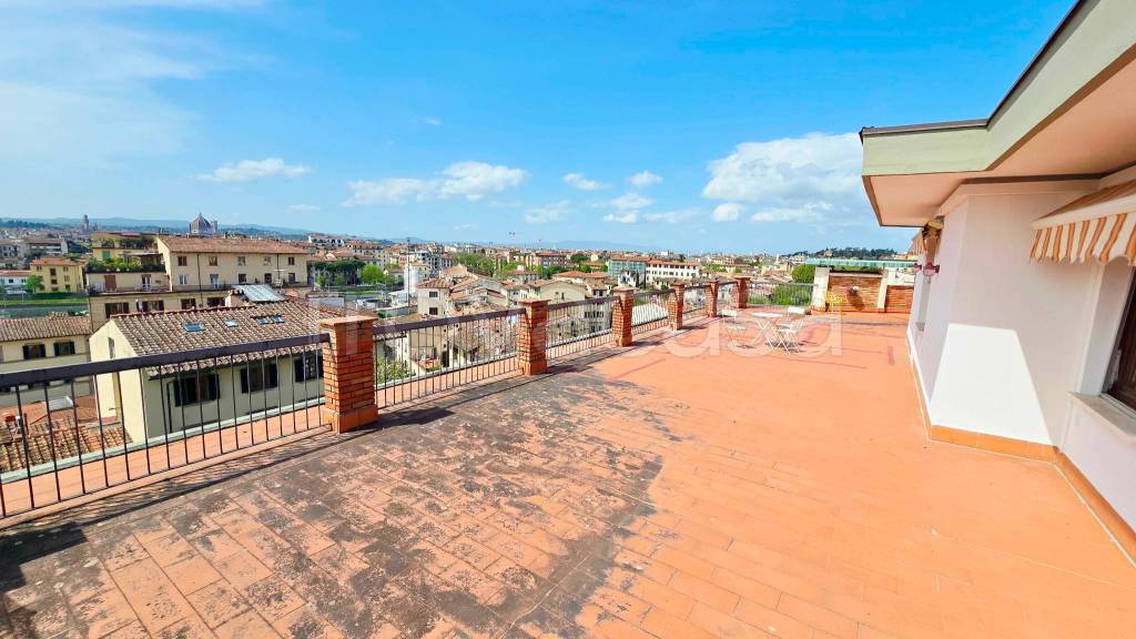 appartamento in vendita a Firenze in zona Campo di Marte