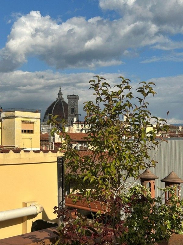 appartamento in vendita a Firenze in zona Centro Santa Maria Novella