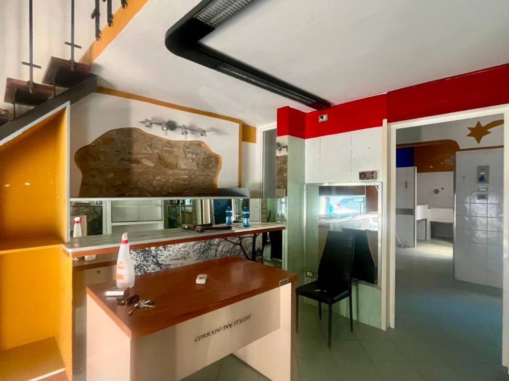 negozio in vendita a Firenze in zona Campo di Marte