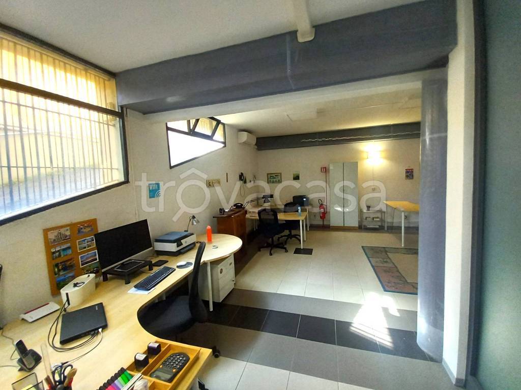 locale commerciale in vendita a Firenze in zona Gavinana