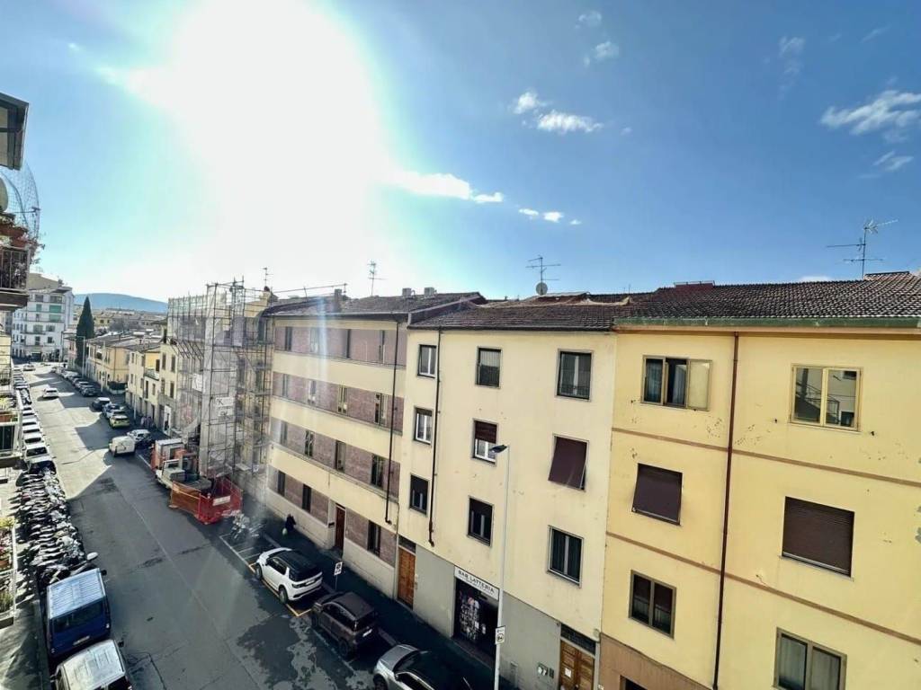 appartamento in vendita a Firenze in zona Campo di Marte