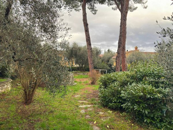 casa indipendente in vendita a Firenze in zona Settignano