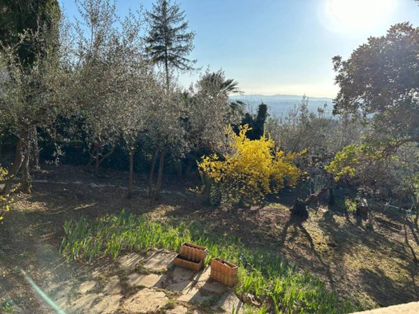 appartamento in vendita a Firenze in zona Settignano