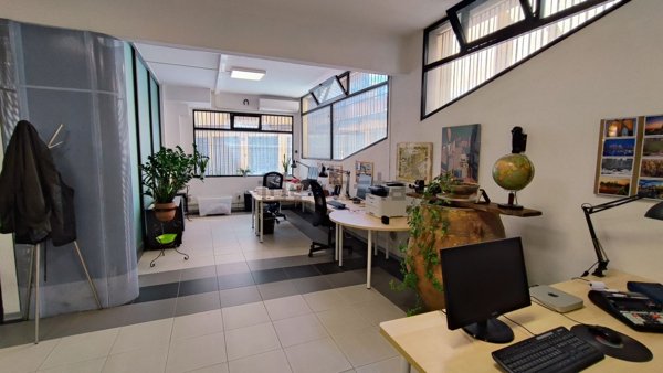 ufficio in vendita a Firenze in zona Gavinana