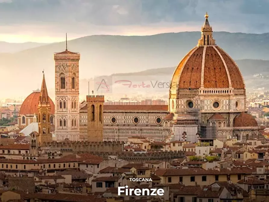 locale commerciale in vendita a Firenze in zona Centro Storico