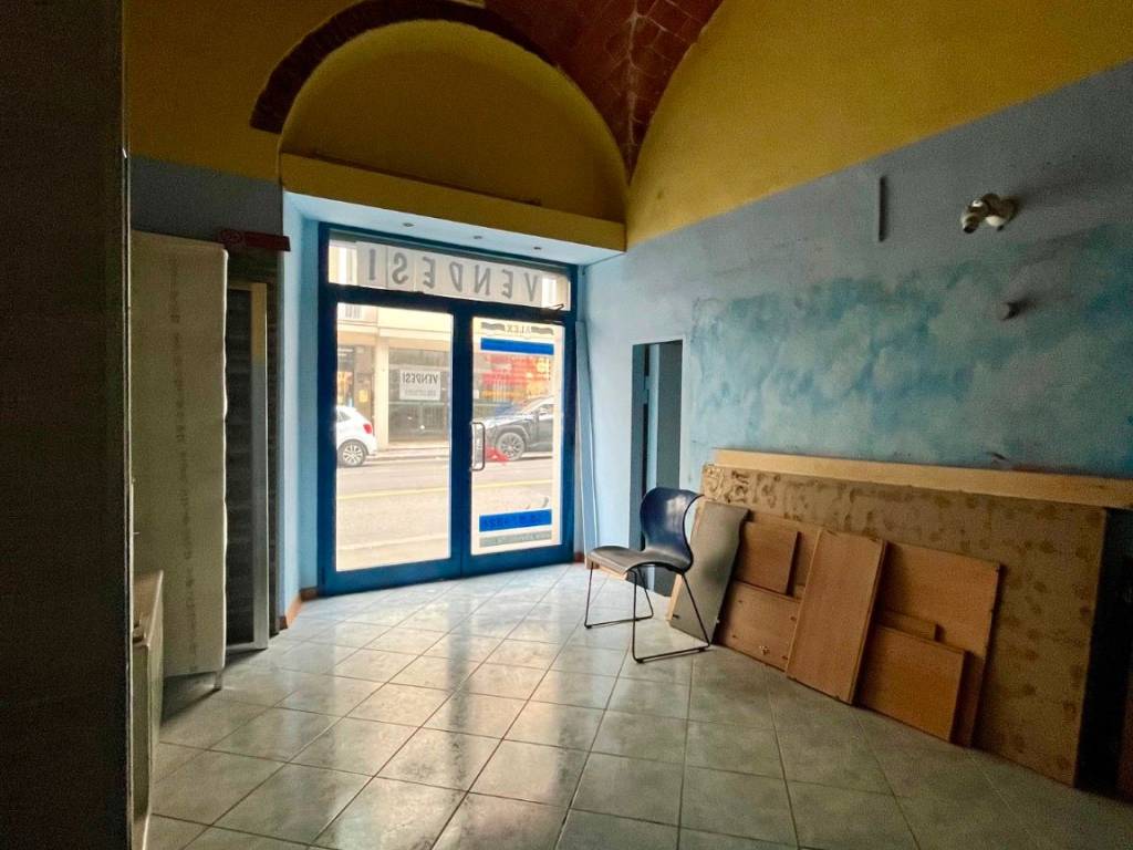 negozio in vendita a Firenze in zona Campo di Marte