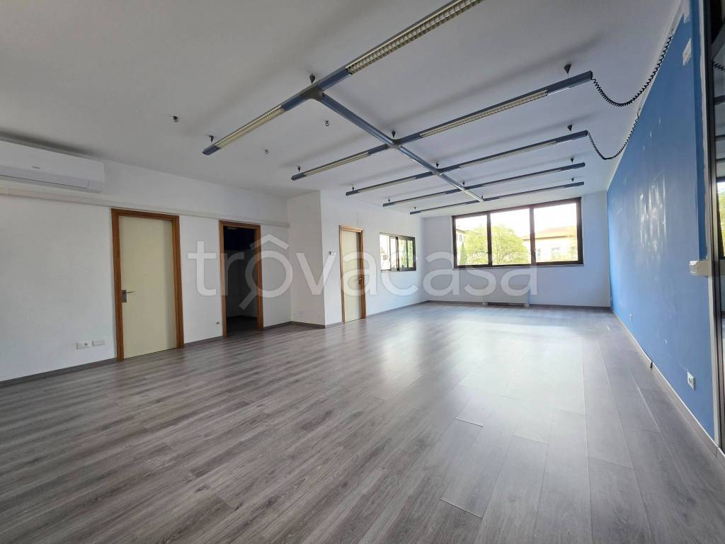 ufficio in vendita a Firenze in zona Gavinana