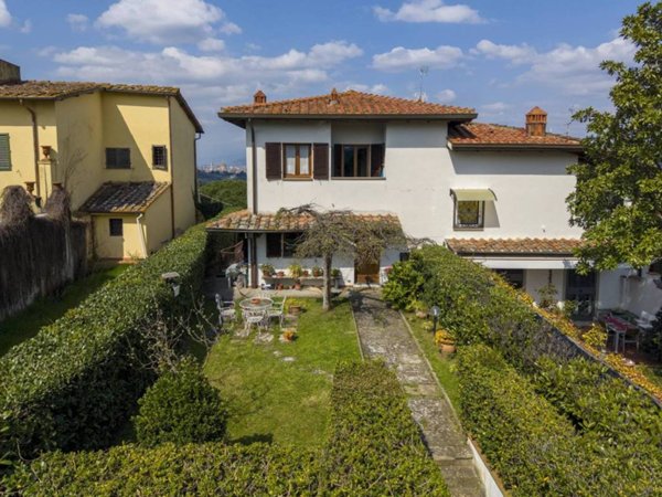casa indipendente in vendita a Firenze in zona Centro Storico