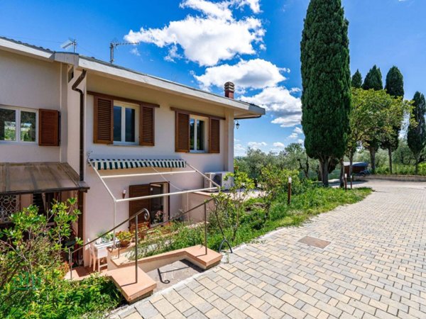 casa indipendente in vendita a Firenze in zona Settignano