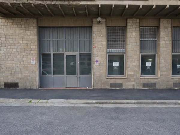 locale commerciale in vendita a Firenze