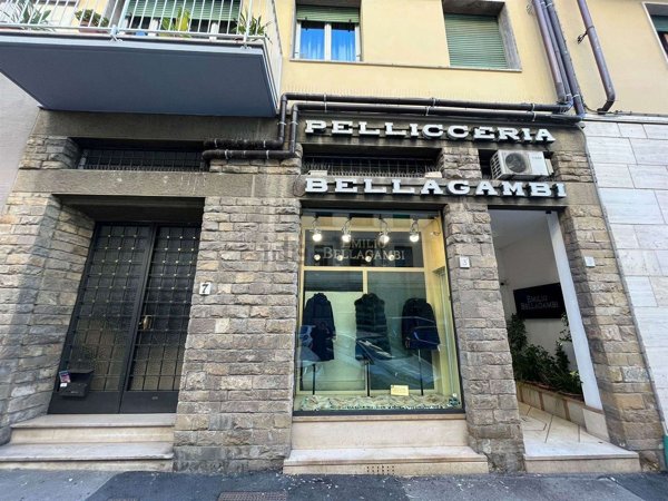ufficio in vendita a Firenze in zona Statuto