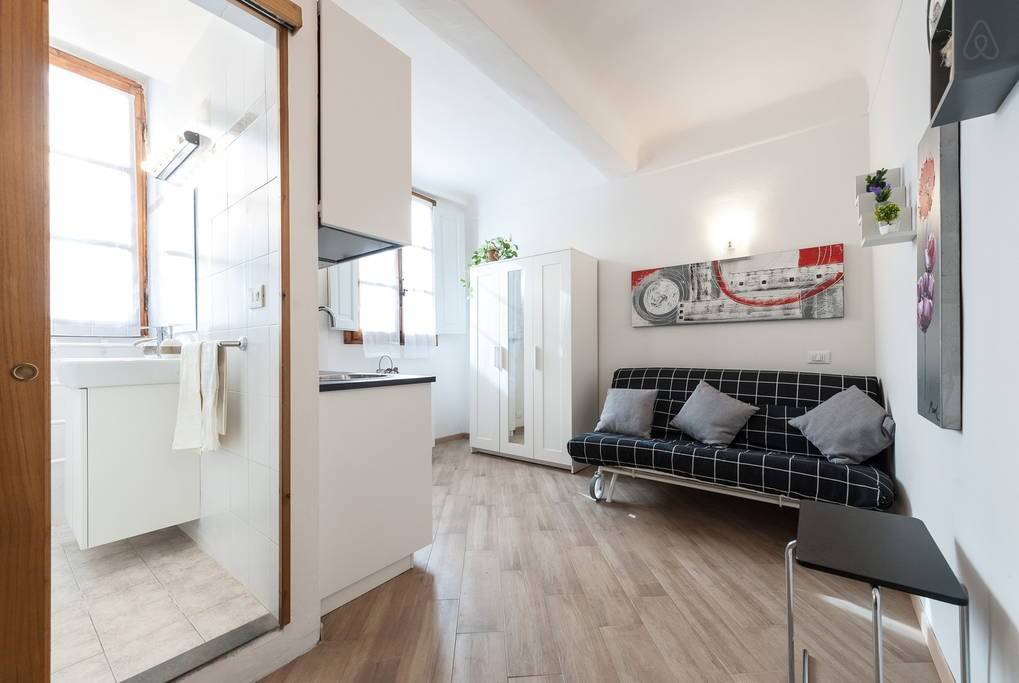 monolocale in vendita a Firenze in zona Centro Santa Maria Novella