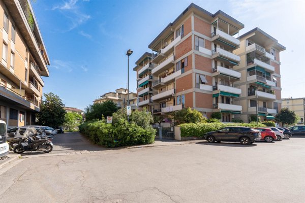 appartamento in vendita a Firenze in zona Varlungo