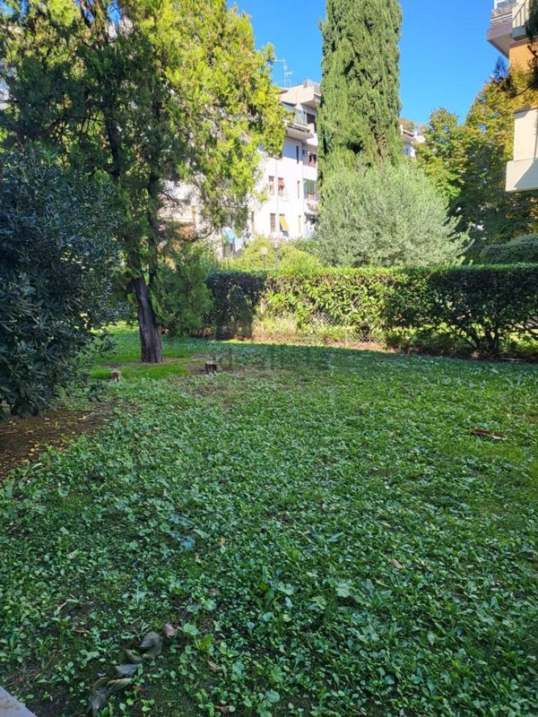 appartamento in vendita a Firenze in zona Varlungo
