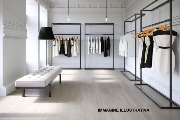 locale commerciale in vendita a Firenze in zona Novoli