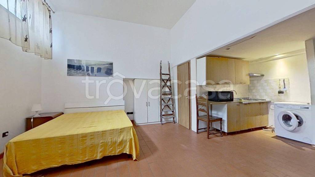 locale commerciale in vendita a Firenze in zona Statuto