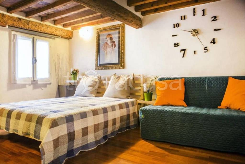 negozio in vendita a Firenze in zona Centro Santa Croce