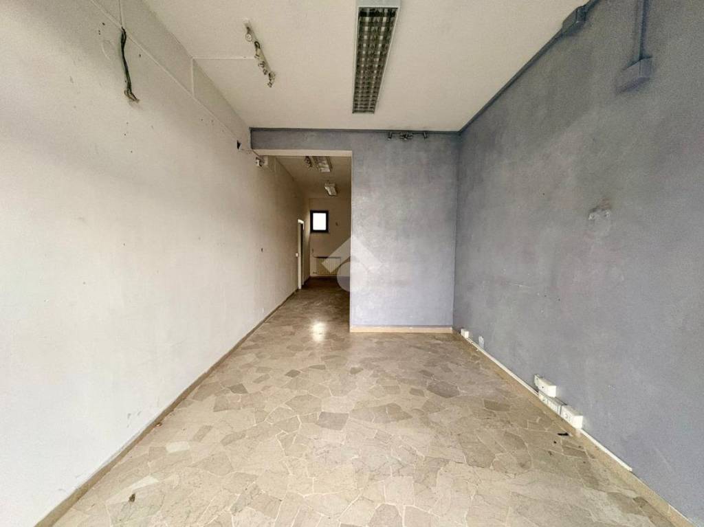 negozio in vendita a Firenze in zona Cintoia