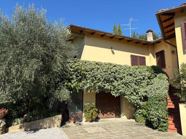 casa indipendente in vendita a Firenze in zona Bellosguardo
