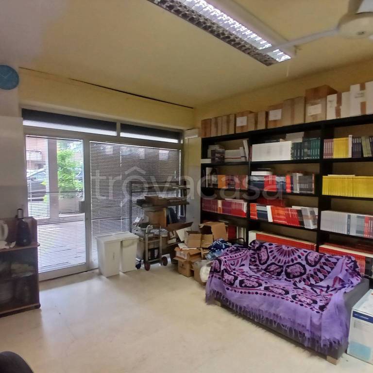 negozio in vendita a Firenze in zona Isolotto