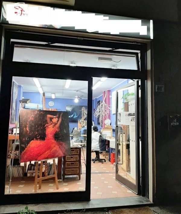locale commerciale in vendita a Firenze in zona Isolotto