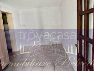 locale di sgombero in vendita a Firenze in zona Isolotto