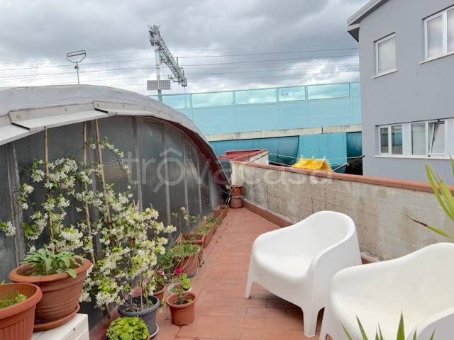 ufficio in vendita a Firenze in zona Peretola