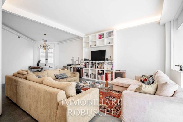 appartamento in vendita a Firenze in zona Centro Santa Maria Novella