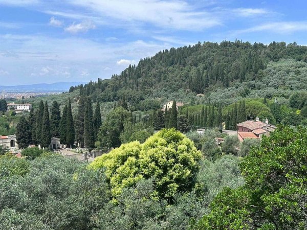 appartamento in vendita a Firenze in zona Settignano