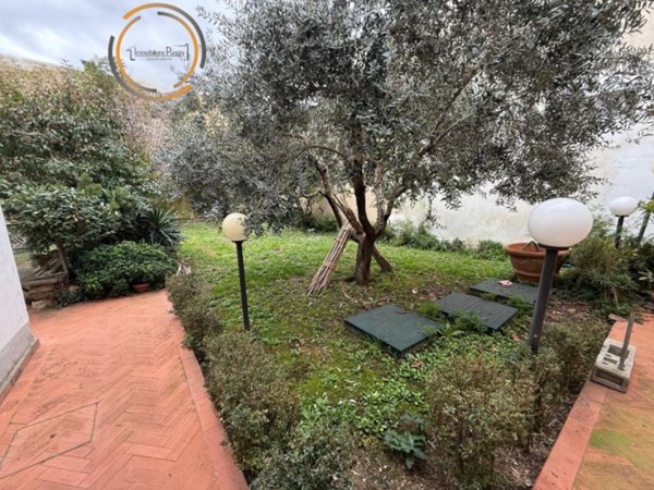 casa indipendente in vendita a Firenze