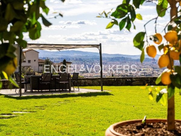 appartamento in vendita a Firenze in zona Settignano