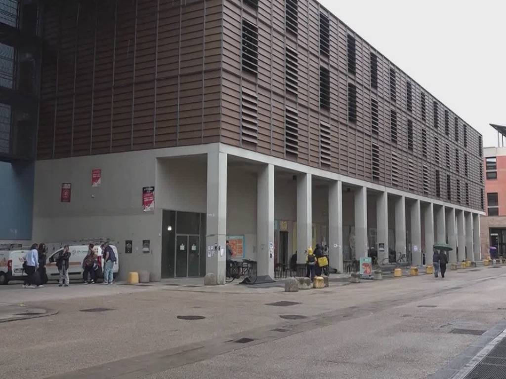 negozio in vendita a Firenze in zona Novoli