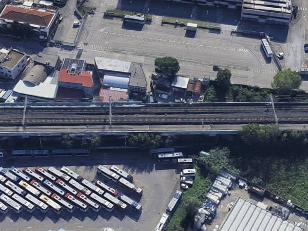 ufficio in vendita a Firenze in zona Peretola