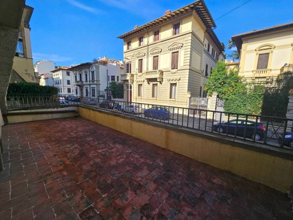 appartamento in vendita a Firenze in zona Campo di Marte