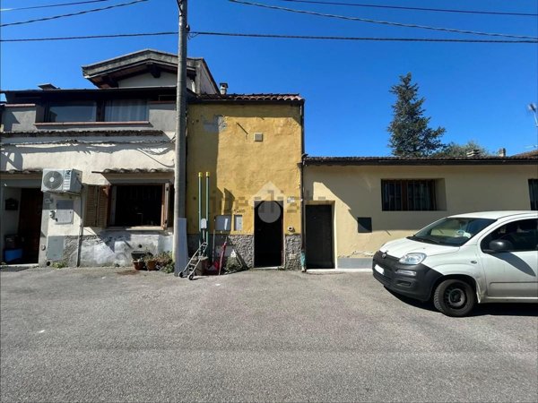 locale di sgombero in vendita a Firenze in zona Firenze Nova