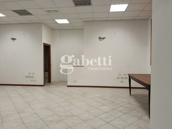 ufficio in vendita a Firenze in zona Novoli