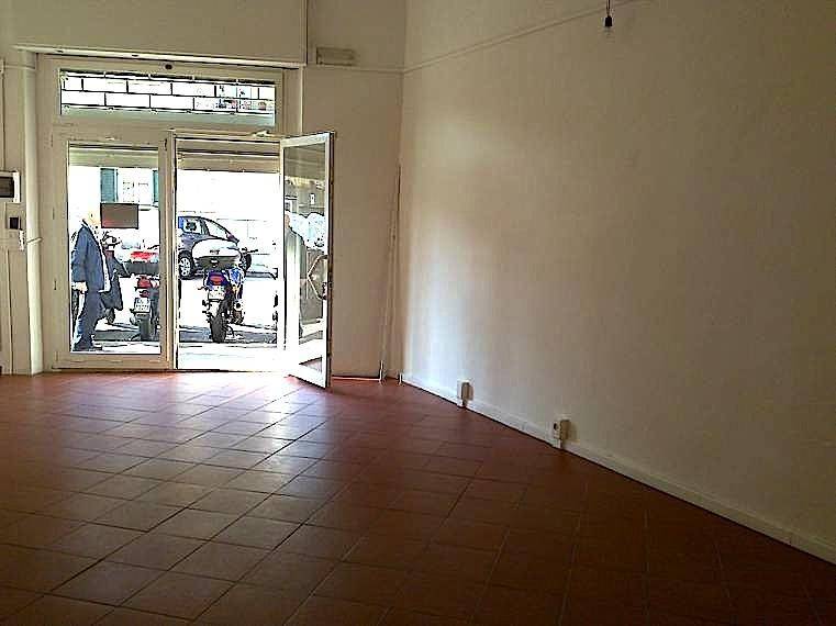 negozio in vendita a Firenze in zona Campo di Marte
