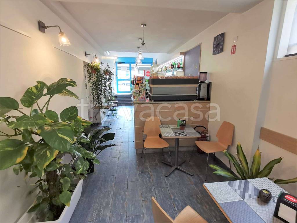 negozio in vendita a Firenze in zona Campo di Marte