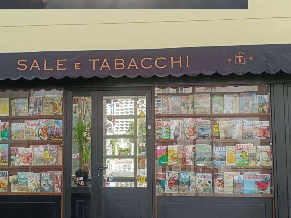 negozio in vendita a Firenze in zona Novoli