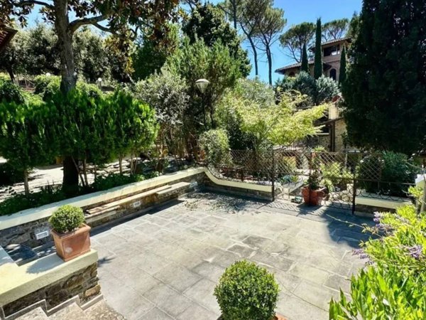 casa indipendente in vendita a Firenze in zona Porta Romana