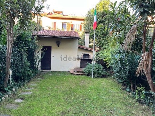 esavano in vendita a Firenze in zona Gavinana