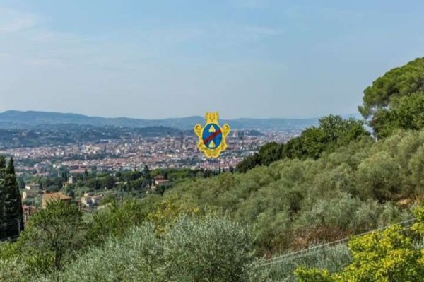 casa indipendente in vendita a Firenze in zona Settignano