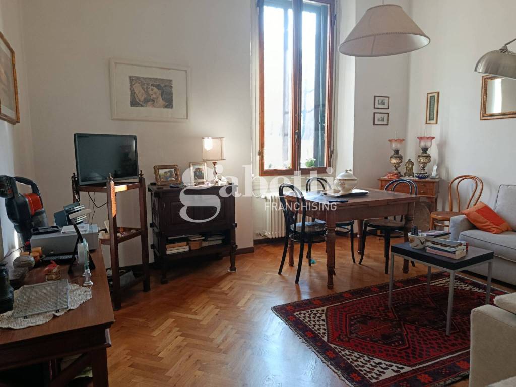 appartamento in vendita a Firenze in zona Statuto