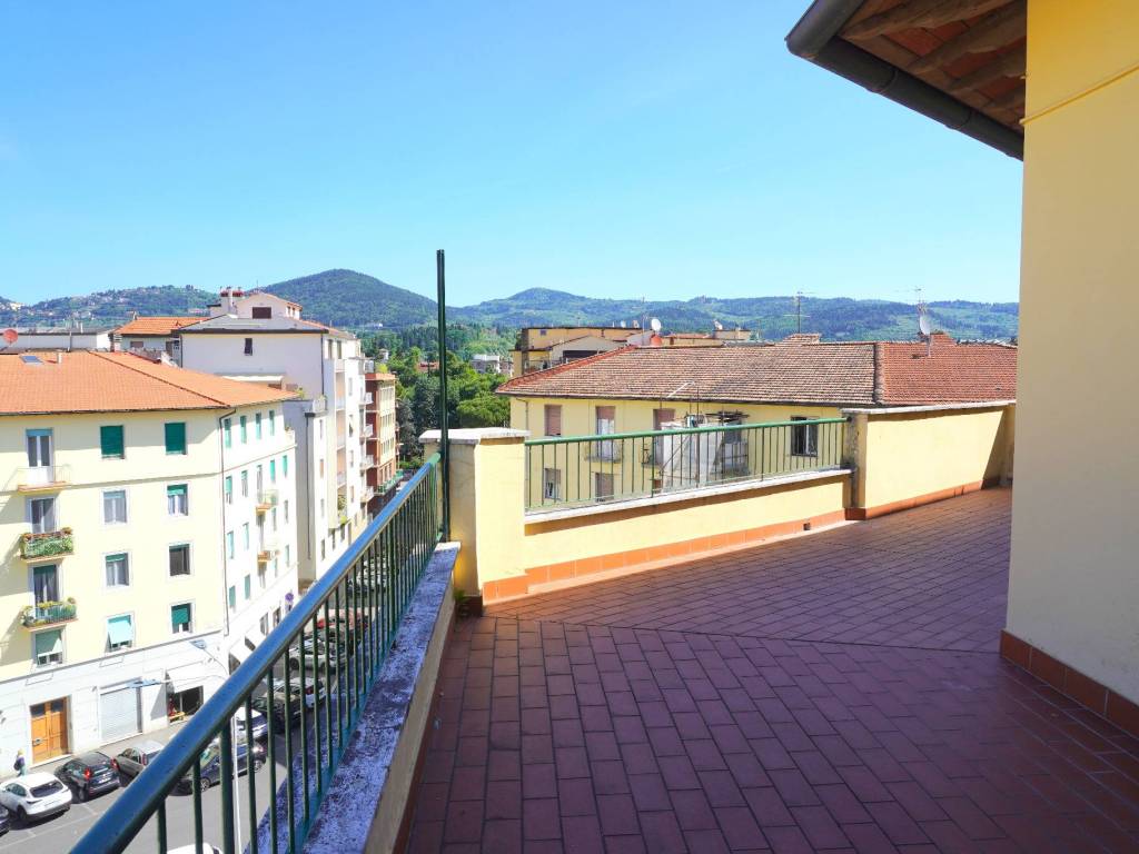 appartamento in vendita a Firenze in zona Coverciano