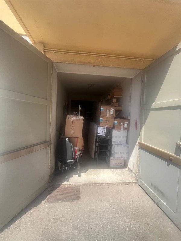 locale di sgombero in vendita a Firenze in zona Le Cure