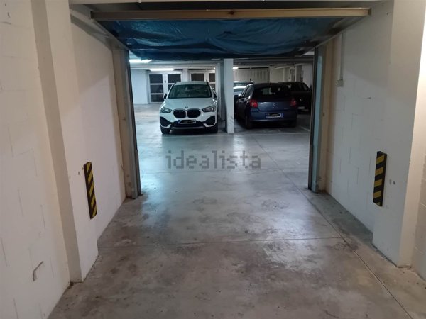 locale di sgombero in vendita a Firenze in zona Novoli