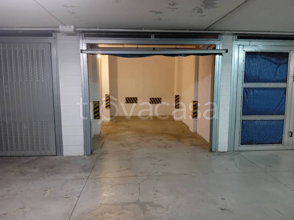 locale di sgombero in vendita a Firenze in zona Novoli