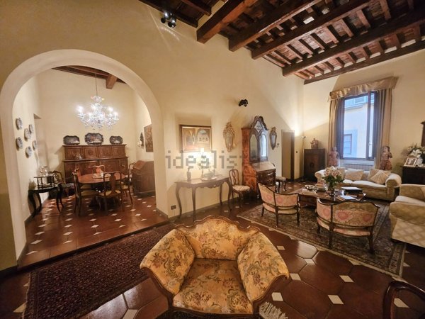 appartamento in vendita a Firenze in zona Centro Santa Maria Novella